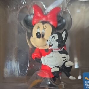$10 BNIB Minne Mouse Holding a Cat HALLMARK Ornament